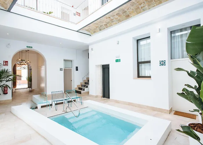 Lola De Triana Apartments